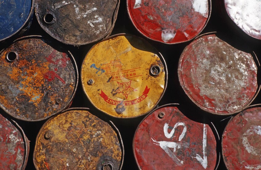 شاهد شريان نفطي يظهر على الساحل السوري بعد إغلاق هرمز (صور)