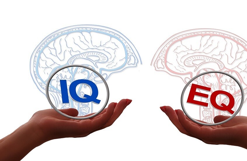 كيف يكوّن دماغك انطباعا سريعا عن الآخرين؟