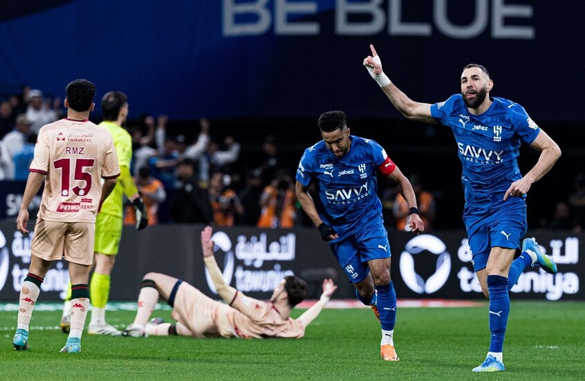 بنزيما يعادل أحد أرقام رونالدو في الدوري السعودي