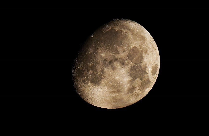 عالم روسي يكشف عن موعد تشغيل محطة الطاقة النووية الروسية القمرية