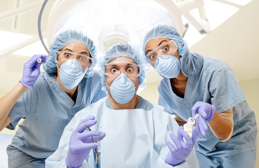 حالة طبية صادمة.. عدوى غريبة تجعل امرأة تعطس ديدانا من أنفها!