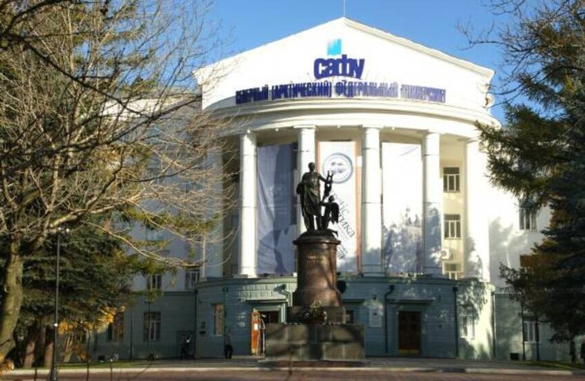 روسيا.. اعتقال رجل مخمور طعن طالبين هنديين