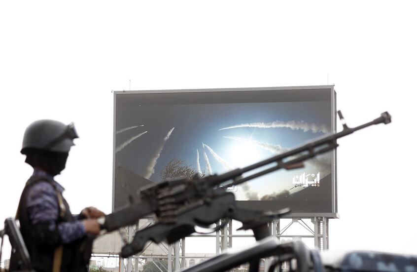 الحوثي يحذر من استمرار التصعيد الإسرائيلي في لبنان: "جبهات المحور" لن تتفرج أبدا