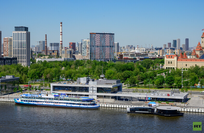 موسكو تفتح حوض بناء السفن للجمهور لأول مرة لعرض صناعة السفن الكهربائية الصديقة للبيئة