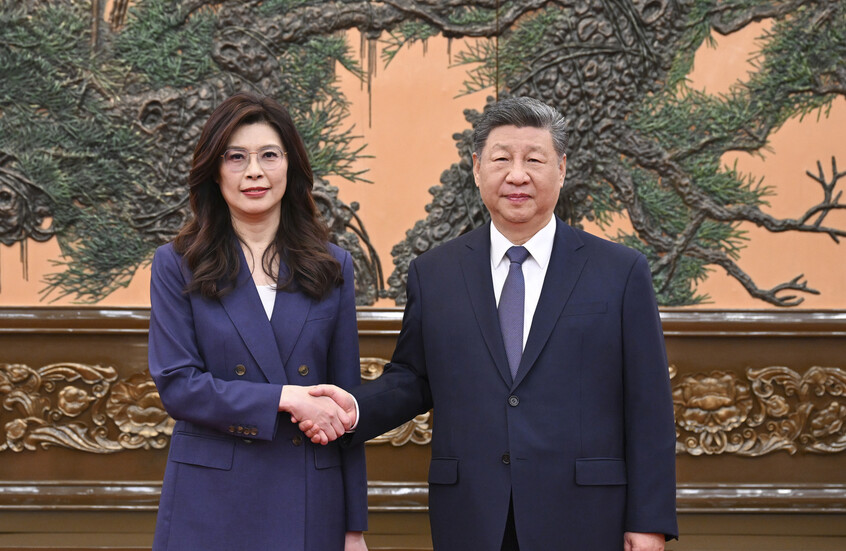 الرئيس الصيني يلتقي زعيمة المعارضة التايوانية (فيديو)