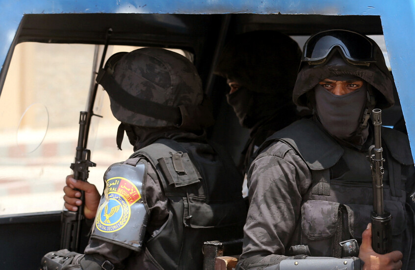 مصر.. القبض على صانعتي محتوى بعد نشر فيديوهات مخلة