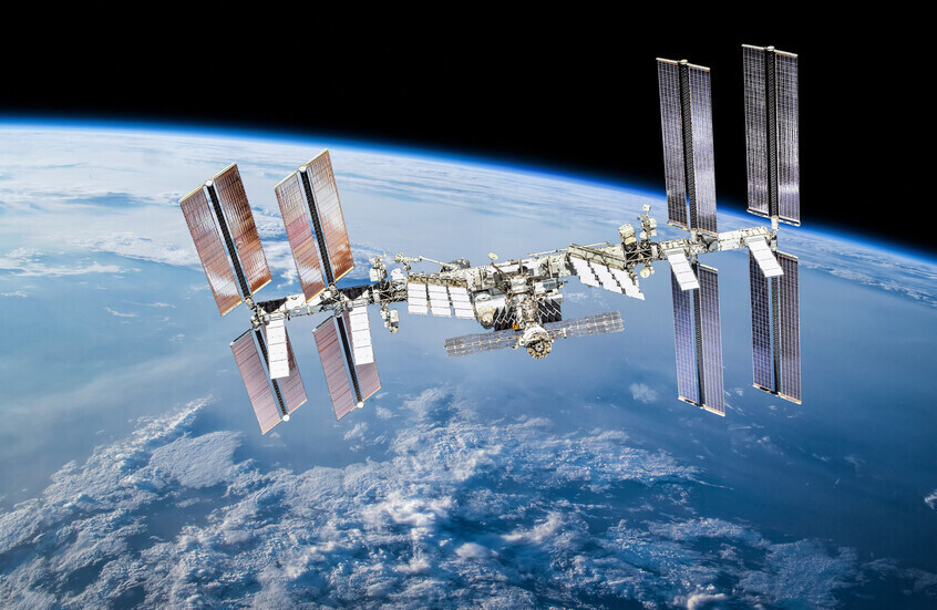 إطلاق طاقم من الديدان الصغيرة إلى محطة الفضاء الدولية