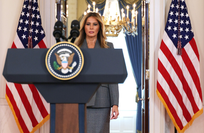 "ديلي ميل": لماذا فجرت ميلانيا ترامب قنبلتها المدوية بشأن المجرم الجنسي إبستين الآن بالذات؟