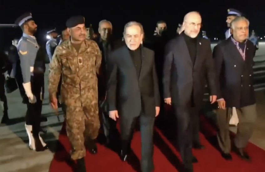 الوفد الإيراني يطرح "خطوطا حمراء" في محادثات إسلام أباد وسط توتر إقليمي مستمر