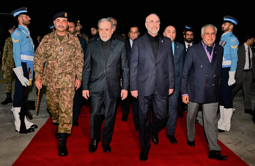 طهران: جهات سياسية وإعلامية أمريكية توصي باغتيال المفاوضين الإيرانيين في حال فشل المفاوضات