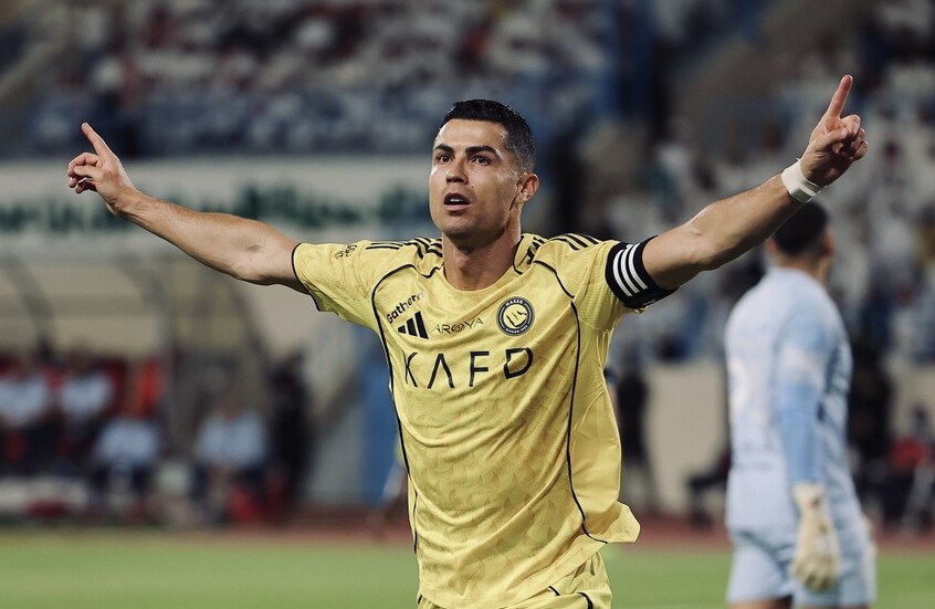 شاهد.. هدف رونالدو في مرمى الأخدود يقربه من رقم فريد