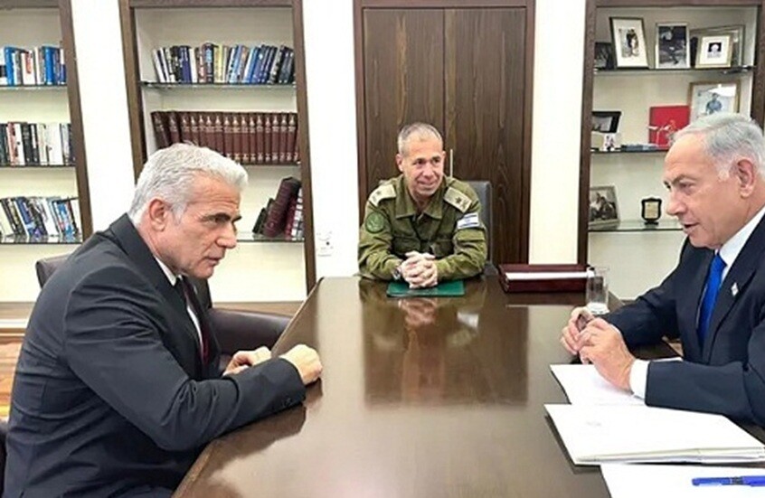 لابيد ردا على نتنياهو: يتباهى بإنجازات الجيش لننسى فشله الكامل