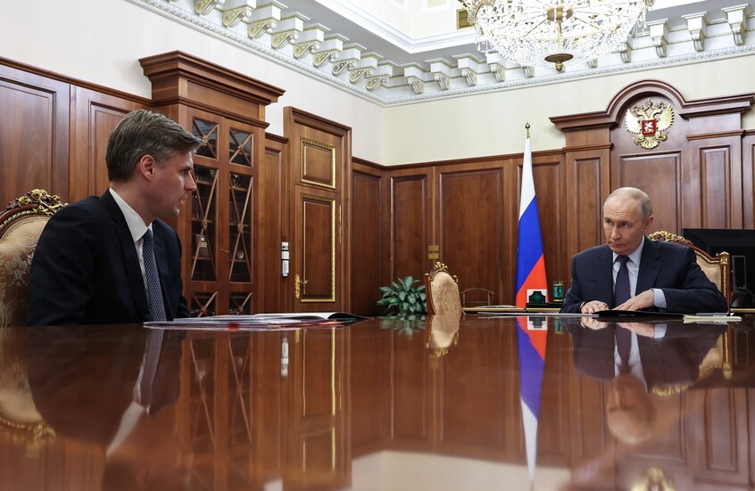 بوتين يبحث تطوير قطاع الفضاء مع مدير "روس كوسموس"
