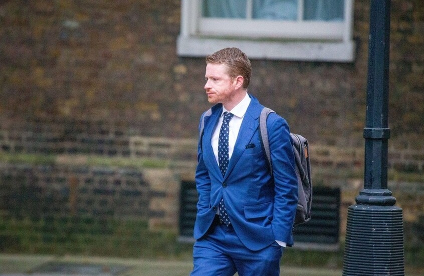 "تايمز": مساعد ستارمر السابق يتجه إلى كييف لمساعدة زيلينسكي