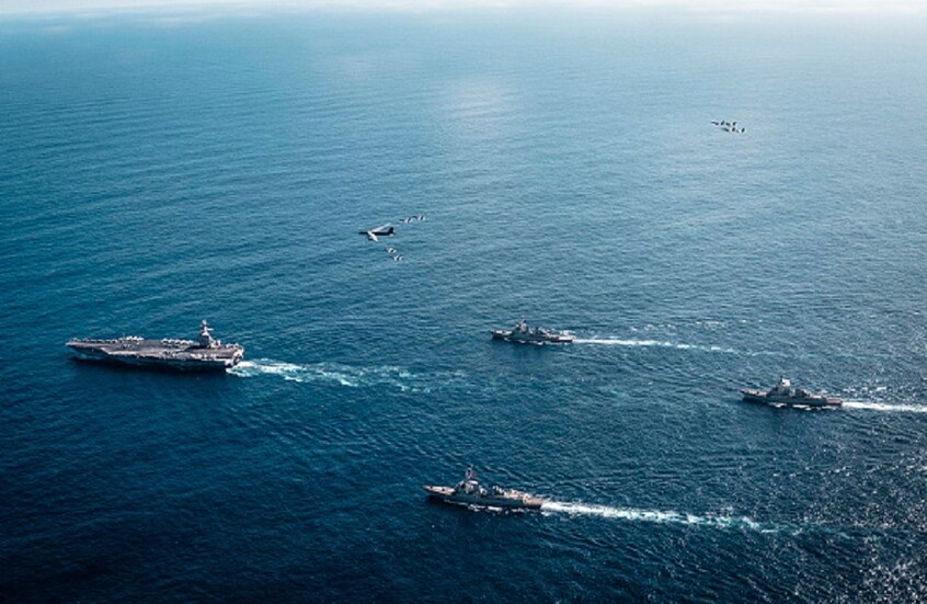 ترامب يلوح بفرض حصار بحري شامل لإجبار طهران على قبول عرض واشنطن الأخير