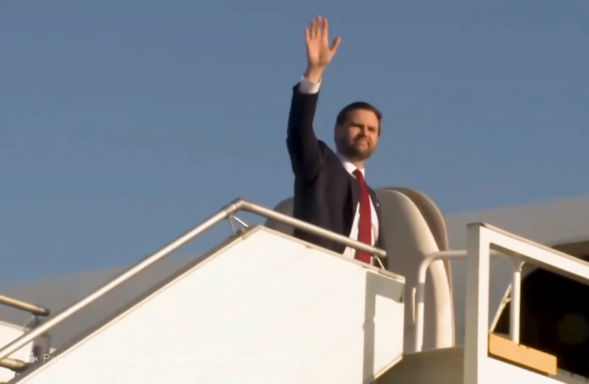 مشاهد لمغادرة فانس العاصمة الباكستانية إسلام آباد بعد فشل المفاوضات مع إيران