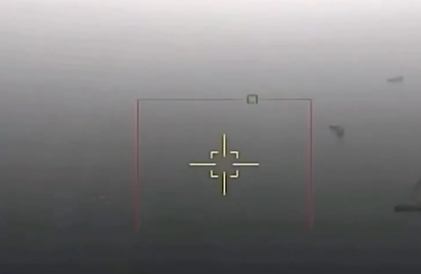 الحرس الثوري الإيراني يرصد ويحذر: أي خطوة خاطئة ستوقع العدو في دوامات مميتة في مضيق هرمز (فيديو)