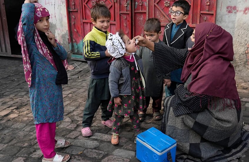 باكستان.. مقتل شرطي وإصابة 4 إثر هجوم على  مركبة تحمي حملة شلل الأطفال