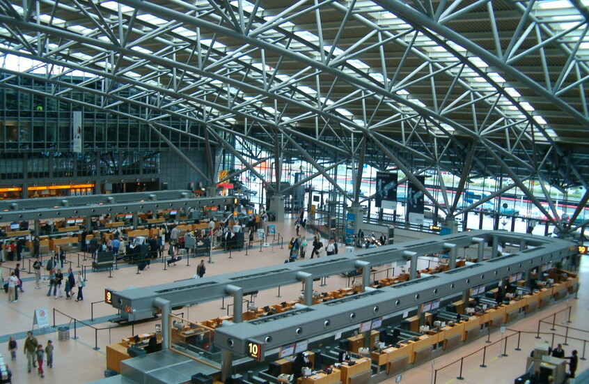 ألمانيا.. إلغاء مئات رحلات "لوفتهانزا" مع بدء إضراب الطيارين