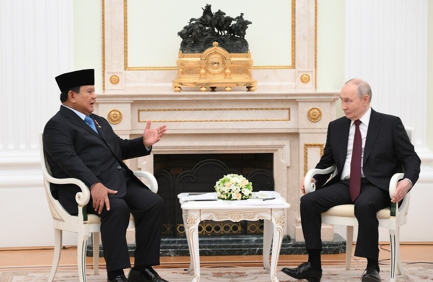 بوتين: زيارة سوبيانتو إلى روسيا مهمة للعلاقات الثنائية (فيديو)