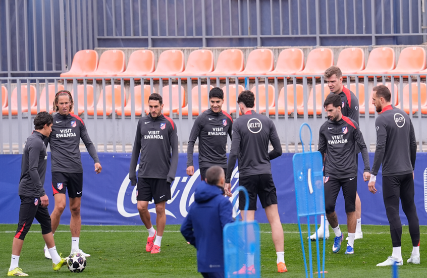 أتلتيكو مدريد يتلقى دفعة قوية عشية مواجهة برشلونة