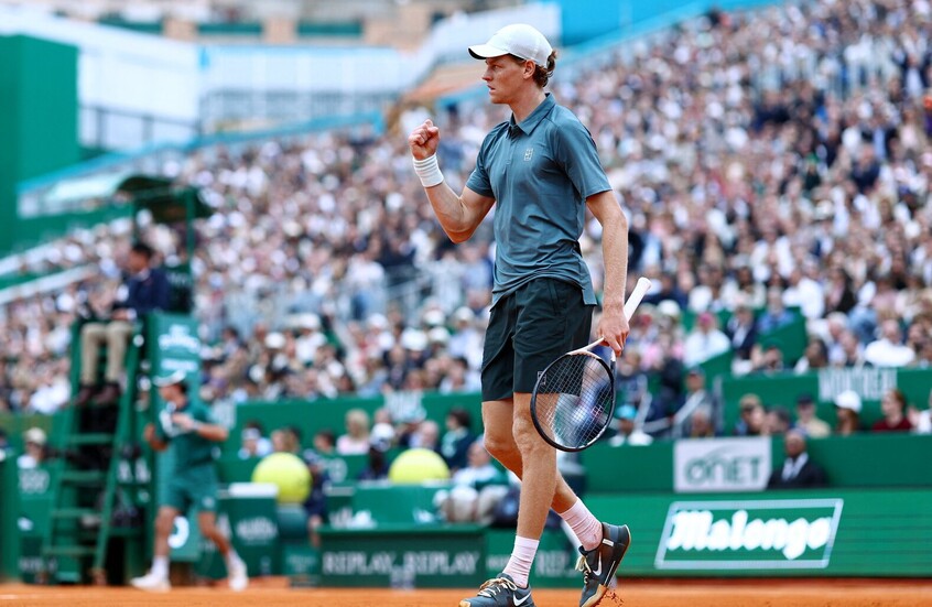 ألكاراز يسعى إلى استعادة صدارة التصنيف العالمي قبل بطولة برشلونة الكبرى للتنس