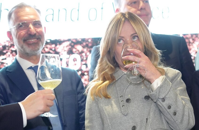 ميلوني ترفض إلغاء حظر استيراد الغاز الروسي