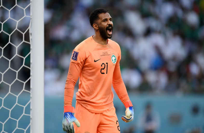 الحارس الدولي السعودي العويس يرتكب خطأ فادحا خلال مواجهة العلا والجندل