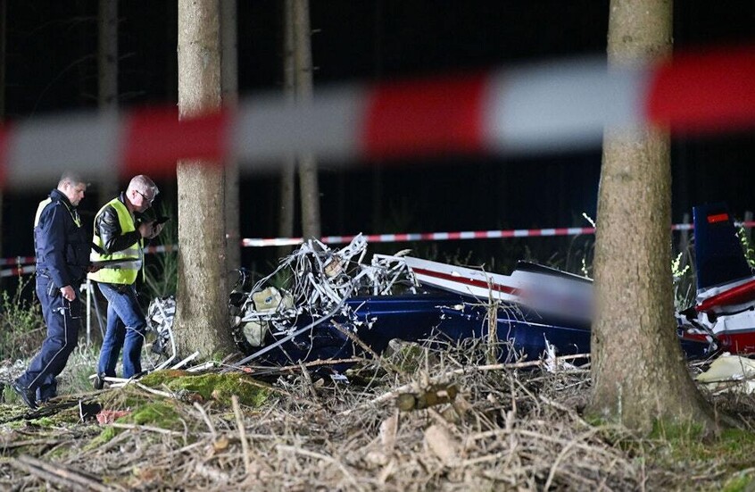 متنزهون يعثرون على حطام طائرة وجثتين في أحراش غرب ألمانيا (صور)