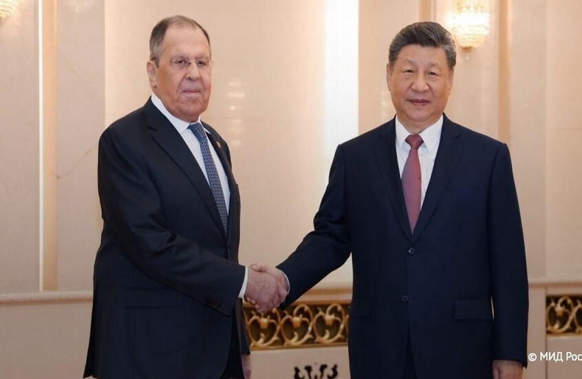 لافروف: موسكو وبكين تشددان على وجوب استمرار المفاوضات الأمريكية الإيرانية وتقديم الدعم لها