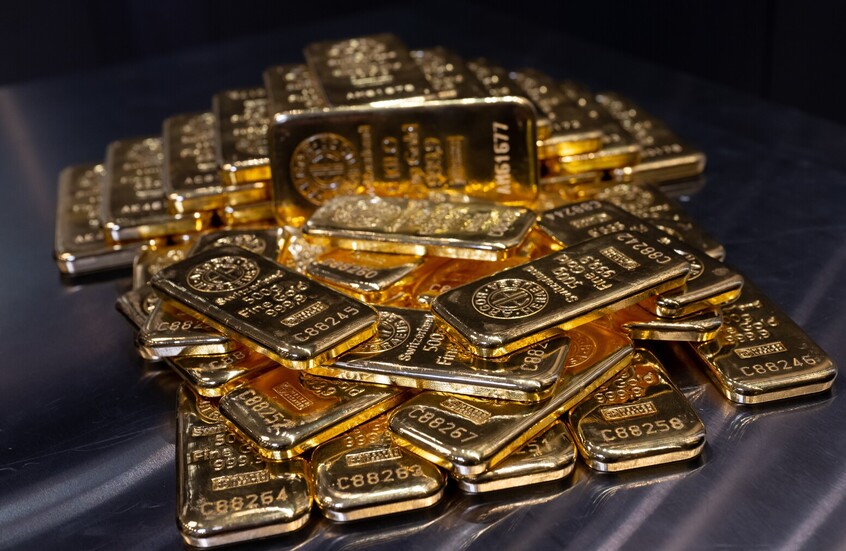 هبوط محدود للذهب وسط آمال باستئناف المفاوضات الأمريكية الإيرانية