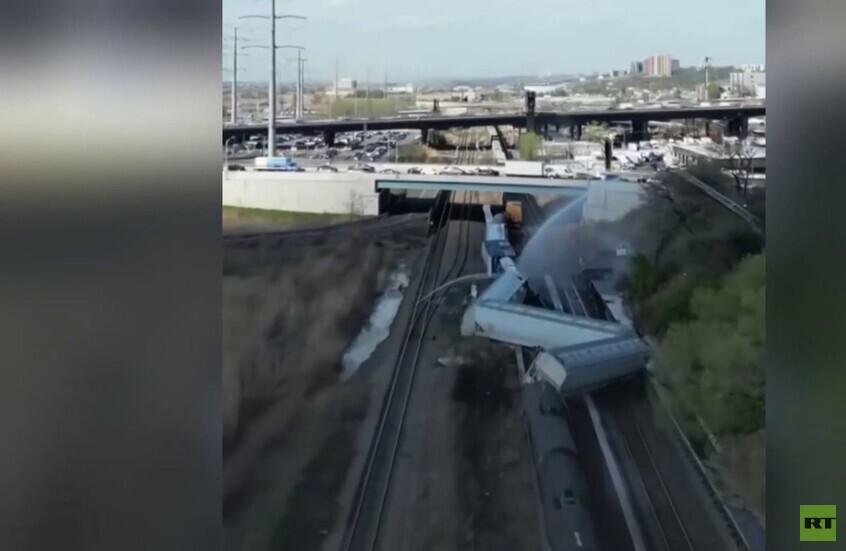 الولايات المتحدة.. مشاهد لقطار شحن خرج عن مساره في مدينة نورث بيرغن