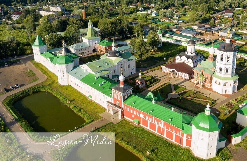 ديميتروف.. حصن عريق ومرآة مصغّرة للتاريخ الروسي (صور)