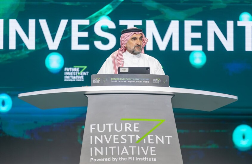 محافظ صندوق الاستثمارات السعودي: "تأجيل" بعض مشاريع نيوم "دون إلغائها" وإعادة ترتيب أولويات المشروع