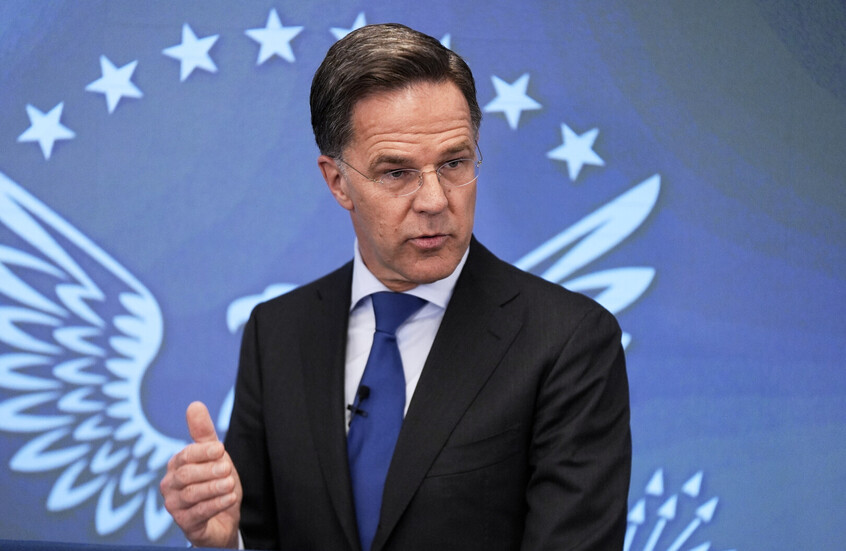 روته: توريدات الأسلحة الأمريكية إلى أوكرانيا مستمرة