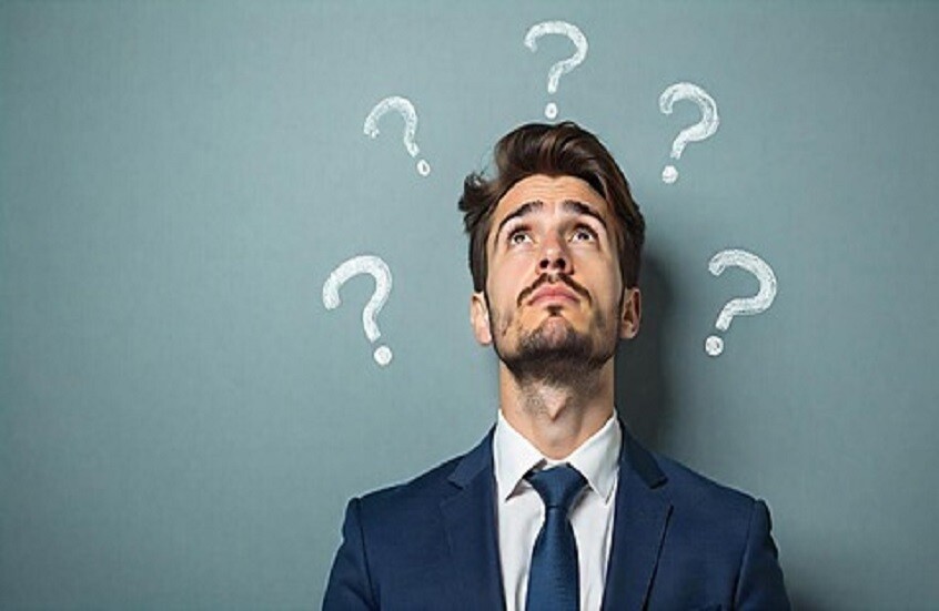 الشك ليس مجرد تردد.. بل "إشارة عاطفية" تغيّر طريقة تفكيرنا