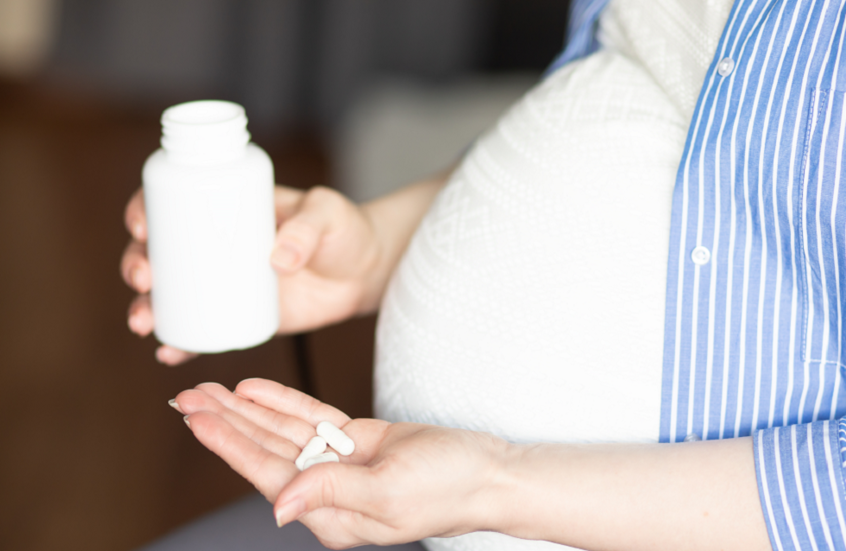 دراسة جديدة تستبعد ارتباط الباراسيتامول أثناء الحمل بالتوحد