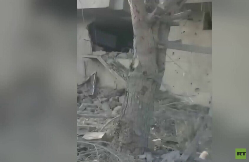 جنوب لبنان.. آثار الدمار الذي لحق ببلدة رومين نتيجة غارة إسرائيلية