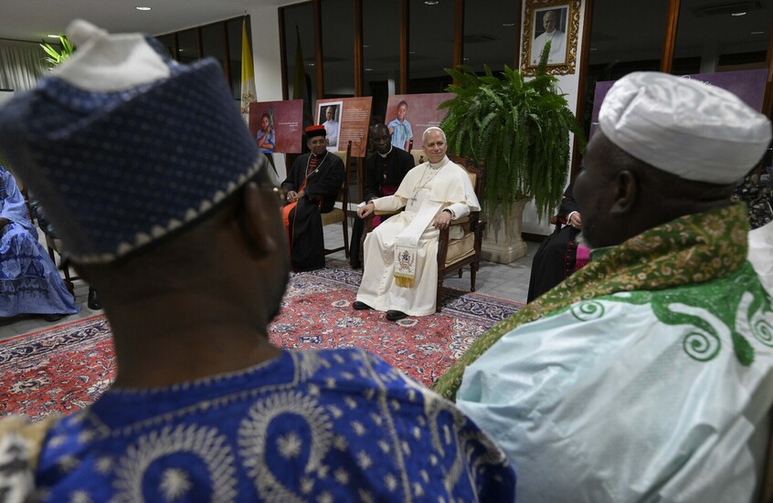 البابا ليو يواصل مهاجمة ترامب من الكاميرون: "العالم تدمره حفنة من المتسلطين"