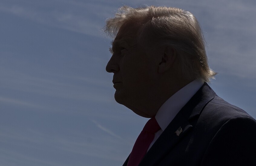 "بوليتيكو": ترامب مستعد لتقديم تنازلات ولكن إيران ترفض منحه ما يحتاجه لحفظ ماء وجهه