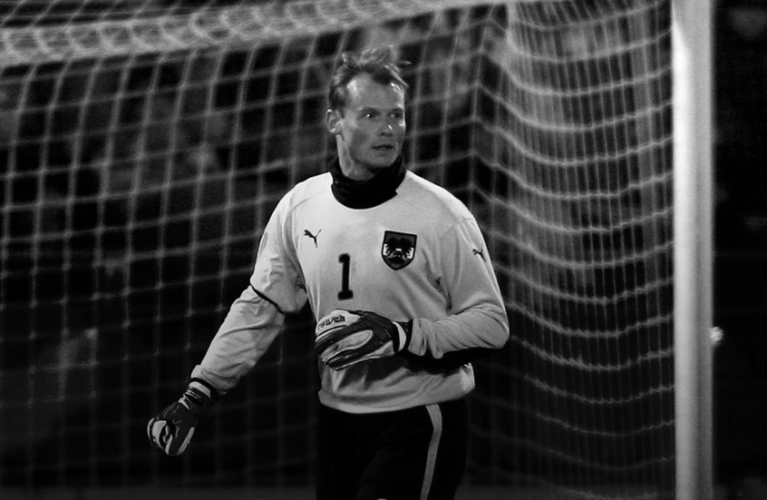 حادث على سكة قطار ينهي حياة نجم أرسنال وليفربول السابق (صور)