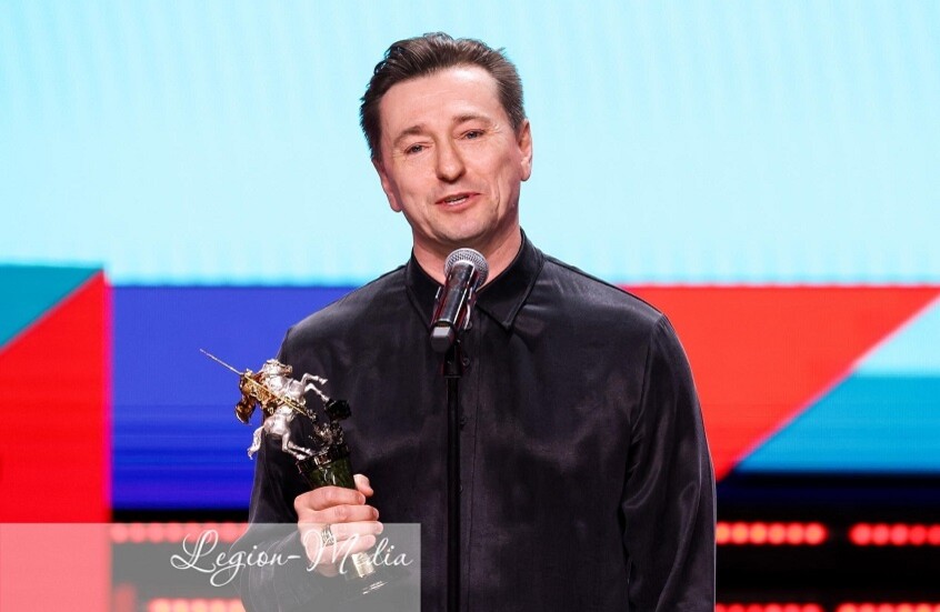 تكريم سيرغي بيزروكوف بجائزة ستانيسلافسكي في مهرجان موسكو السينمائي