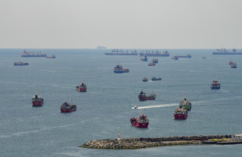 المنظمة البحرية الدولية: نحو 2000 سفينة و20 ألف بحار محاصرون في الخليج بسبب الحرب
