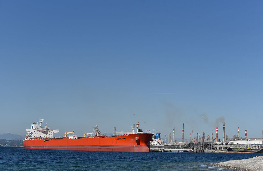 مصادر لـ"رويترز": الهند تسدد ثمن النفط الإيراني باليوان الصيني