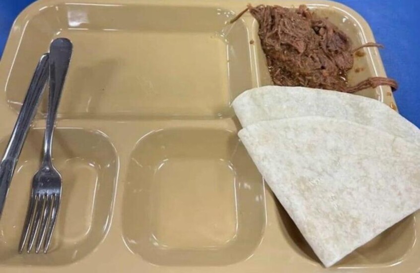 فضيحة في الأسطول الأمريكي: بحارة يتقاسمون "فتات الطعام" وحاملات الطائرات تجوع في مواجهة إيران!