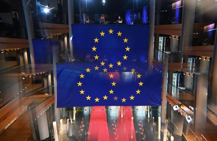 سفارة روسيا لدى بروكسل: الاتحاد الأوروبي يختلق الأعذار لتبرير عسكرة القارة