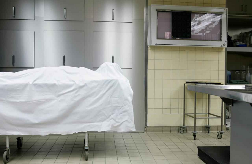 مصري يتلقى طعنات "غيرة" قاتلة من زوجته بعد اكتشاف زواجه عليها