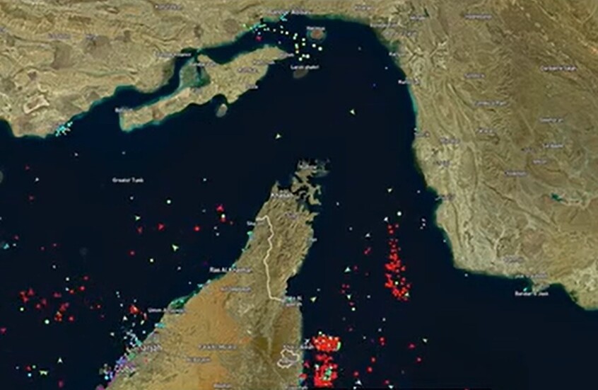 محمود نبویان: أي دولة تمنح قواعد عسكرية للعدو لا يحق لسفنها المرور عبر مضيق هرمز