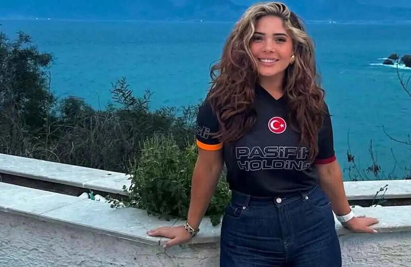 مشجعة ليفربول تشن هجوما لاذعا على سلوت وتوجه رسالة نارية إلى محمد صلاح (فيديو)