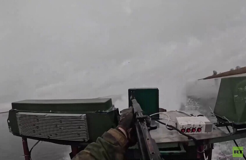 نهر دنيبر.. مشاهد لمواجهة الزوارق الروسية لطائرات أوكرانية مسيرة